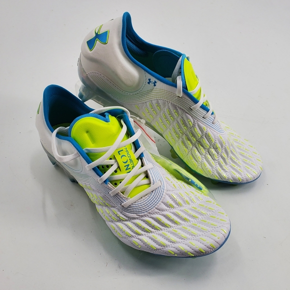 Women's Under Armour Magnetico Elite 3 FG Size 6 Soccer Cleats 3027160-101 - Picture 1 of 5